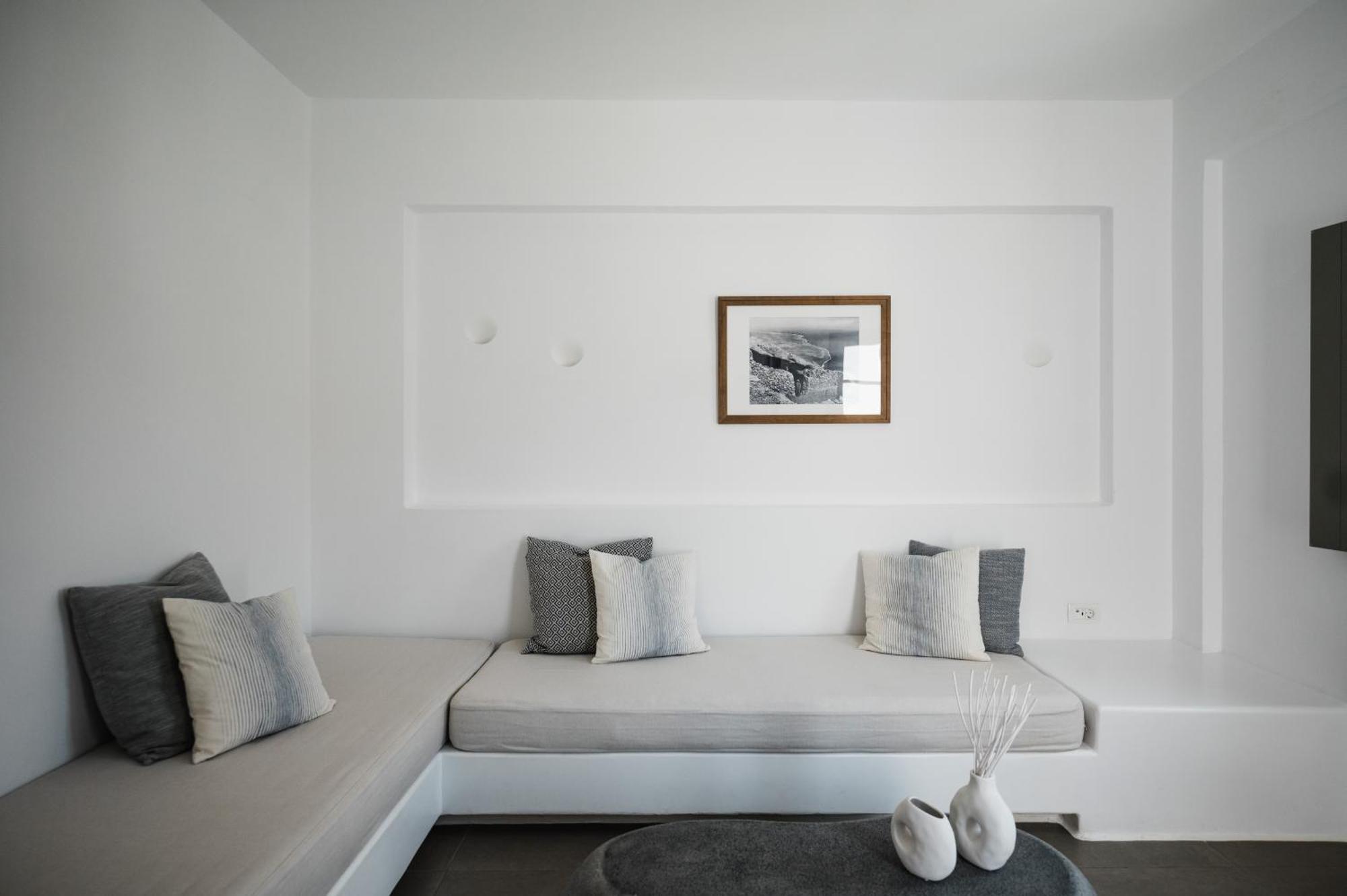 Amphitrite Suites Santorini Vóthon 외부 사진